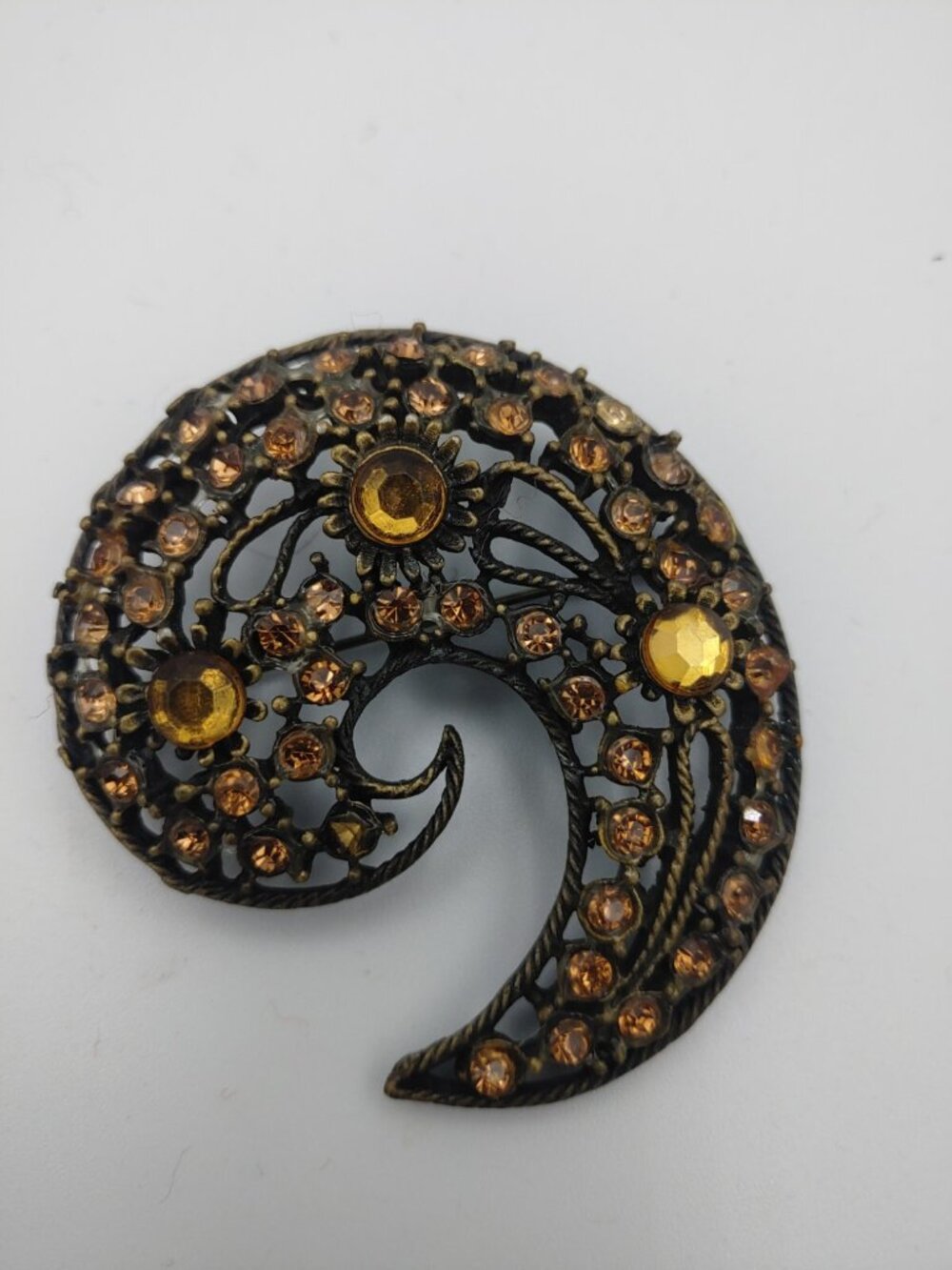 Vintage Moon MJENT MJ ENTERPRISES Pin Brooch Amber Yellow Rhinestones Paisley